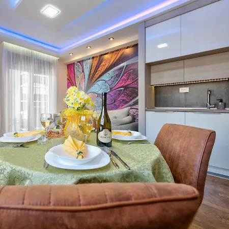 Montis Apartment *