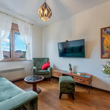 Montis Apartment